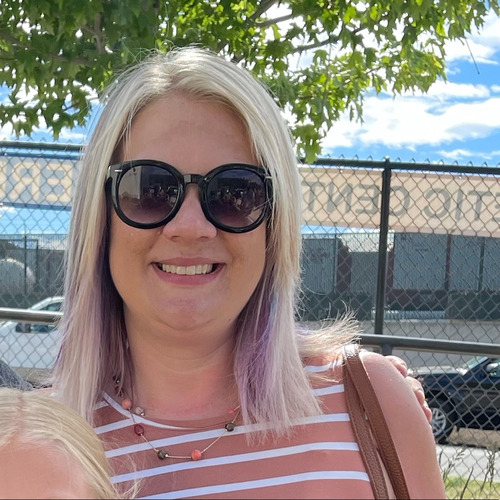 Meet your Posher, Jennifer